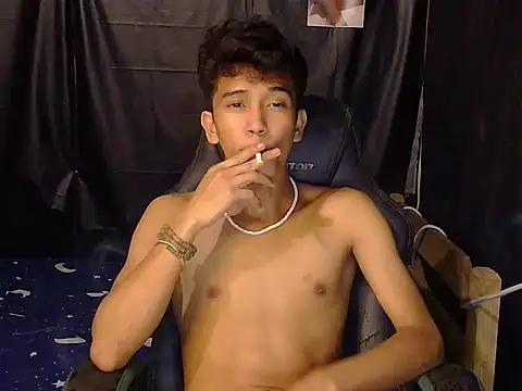 hugekenbigcock – Kamerová šou