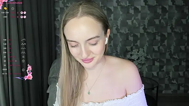 A_delina élő XXX-chatje