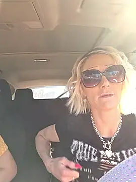 BeautifulMeFire23 élő XXX-chatje