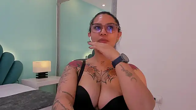 sharlott18 即時 XXX 聊天