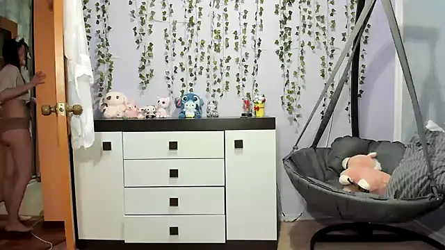 Show modela Yoonhee_ki na web-kameri