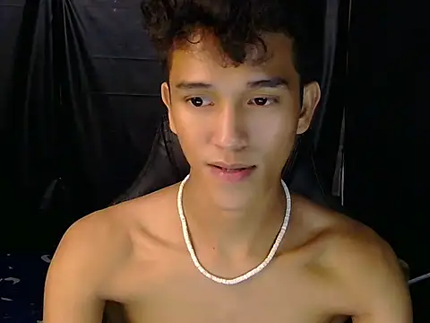 hugekenbigcock 现场XXX聊天