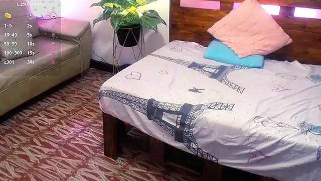 Yeseniaa25_: απευθείας συνομιλία ΧΧΧ