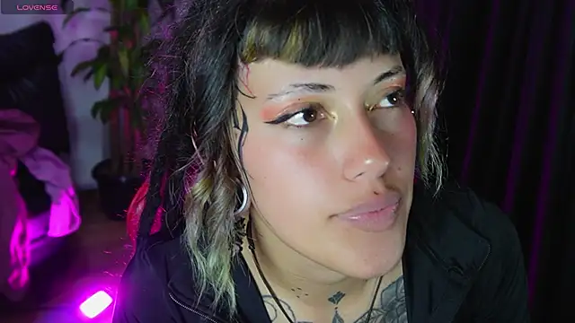 Chat +18 de _sharlotte777 ao vivo