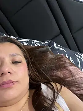 Pretty__Milf: онлайн-секс-чат