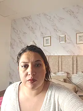 Paula_And Adlı Modelin Canlı XXX Sohbeti