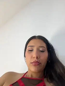 Chat XXX en directo de IsabellaJoness_