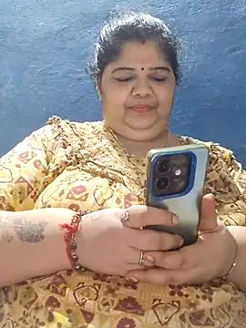 tamilthanushri Chat XXX in diretta