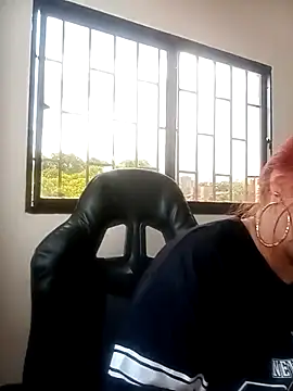 Chat XXX ao vivo de MiiaBlumm_