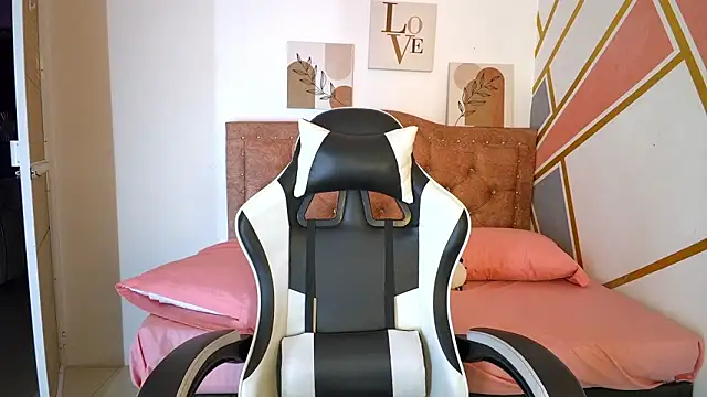 Chat +18 de Gin_Boobs ao vivo