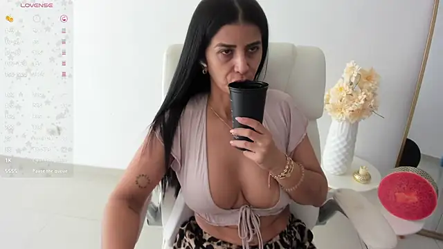 renata_t_'s Live XXX Chat