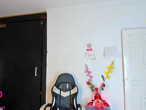 Ciara_HotTs 现场XXX聊天