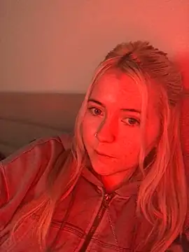 Blondie_Sofia_Essexbabe élő XXX-chatje