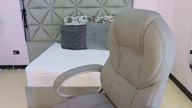 maiaa_ruiz's Live XXX Chat