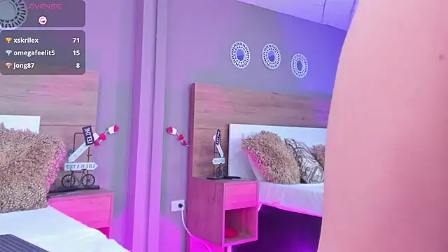 Chatroom XXX en direct de MiaTaylorSweet