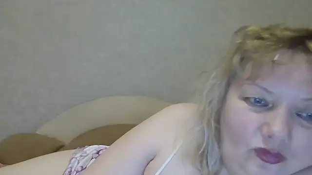 Lusi-777's Live XXX Chat