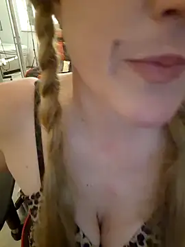 SPrITZMAUS live XXX chat