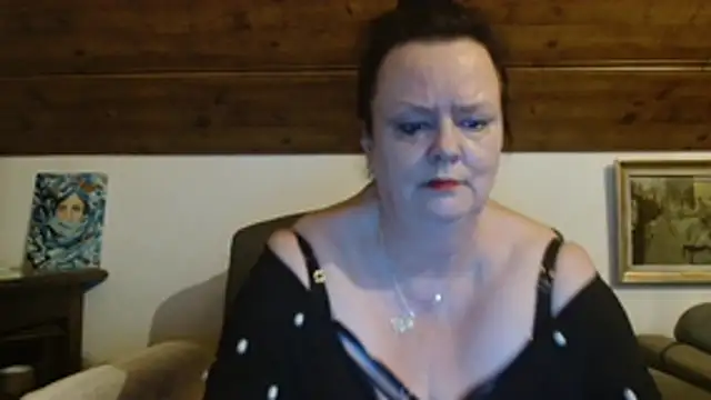 TiffanyMature live XXX chat