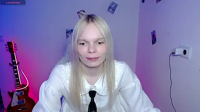 Pokazy przed kamerką – Emily_Nyaffee