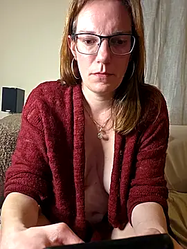 SpiceLea élő XXX-chatje