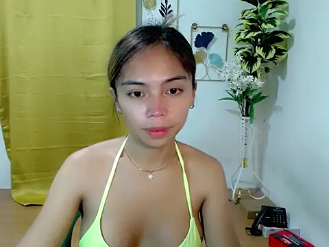 ur_asianhotleah Pertunjukan Webcam