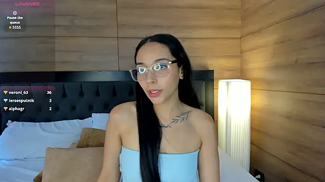 RoseauroraのライブXXXチャット