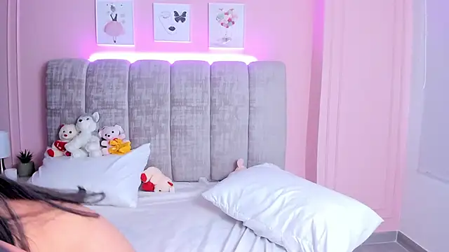 Rouse_LiaaのライブXXXチャット