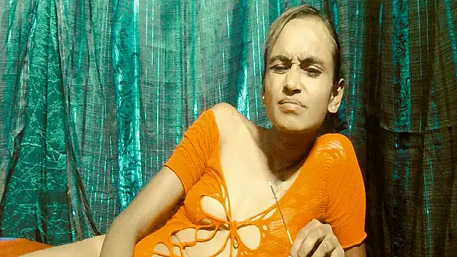 SassyXindian Adlı Modelin Canlı XXX Sohbeti