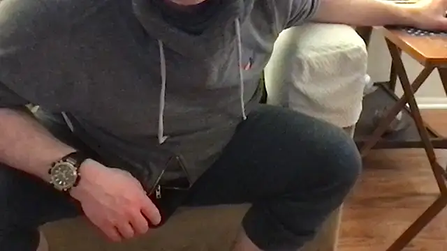 God_Of_ThundeRR élő XXX-chatje