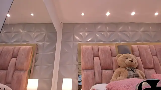 Charlotte_Ice1's Live XXX Chat