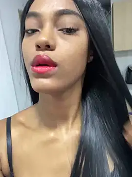 Chatroom XXX en direct de Brunette__XXX