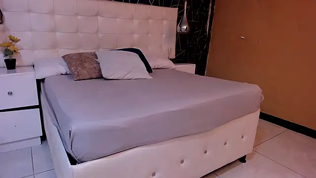 SilvanaFoxx: онлайн-секс-чат