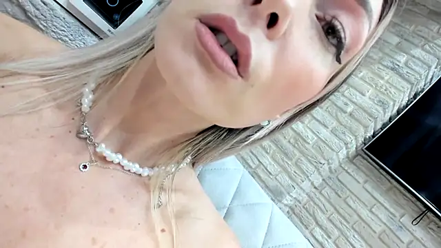 StarryHanna Chat XXX in diretta