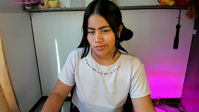 XXX chat uživo modela vickylatina_