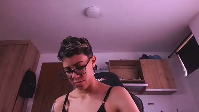 Cutie_Shy_ Obrolan Langsung XXX