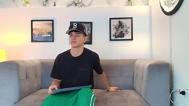 TWINKS_FRIENDSn Live XXX chat