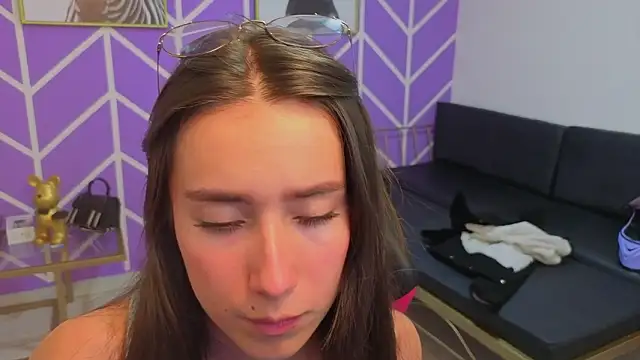 Adhara_Kitten 即時 XXX 聊天