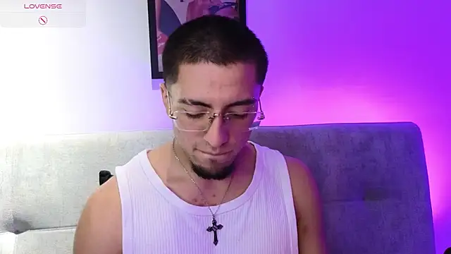 AresMassimoX Adlı Modelin Web Kamerası Şovu