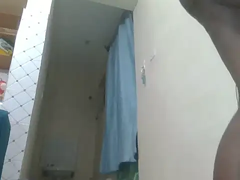 Show modela Pretty_ass11 na web-kameri