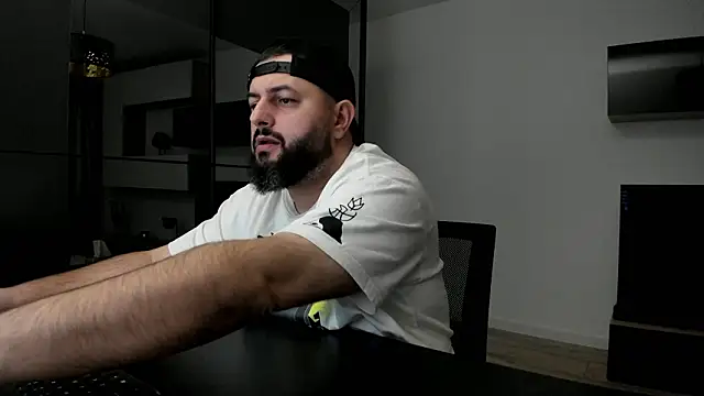 DravenPeak: διαδικτυακό σόου στην κάμερα