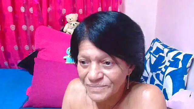 SLUTTYROXY élő XXX-chatje