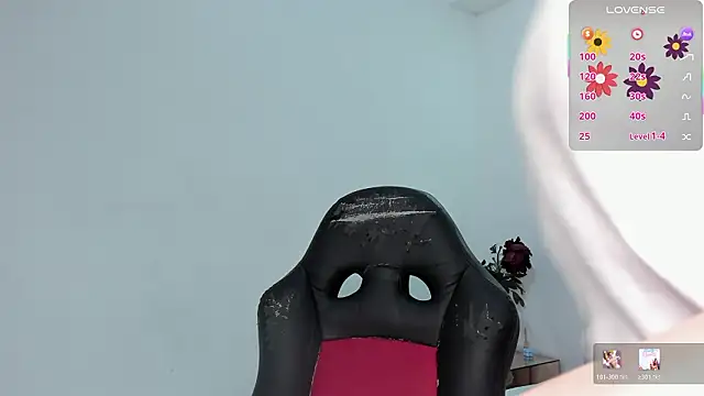 anabelle_clark Show in webcam