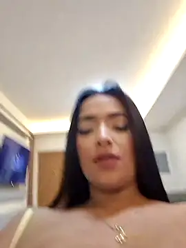 SaharQamar Adlı Modelin Canlı XXX Sohbeti