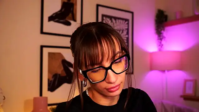 midnightbby_ – Kamerová šou