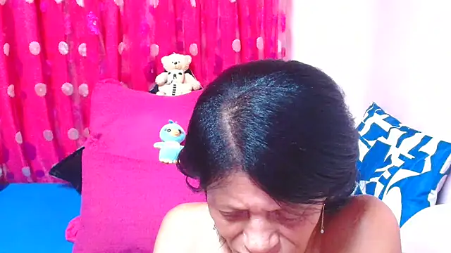 Онлайн чат XXX SLUTTYROXY