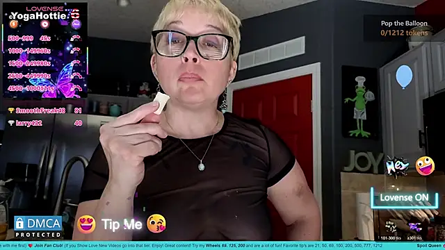 YogaHottie76: онлайн-секс-чат