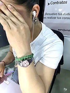 ALEJA__22's Webcam Show