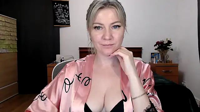 Chat +18 de ParadiseAlina ao vivo