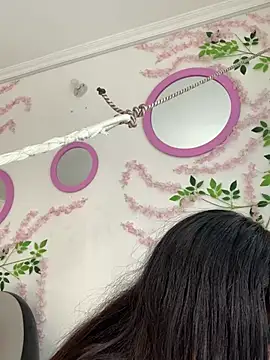 THALIA_EF Show in webcam