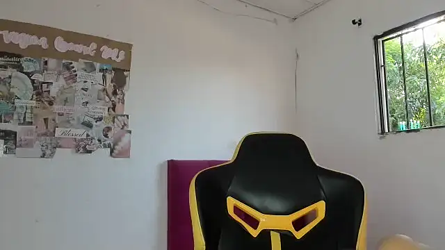 emily_stars1 Show Webcam